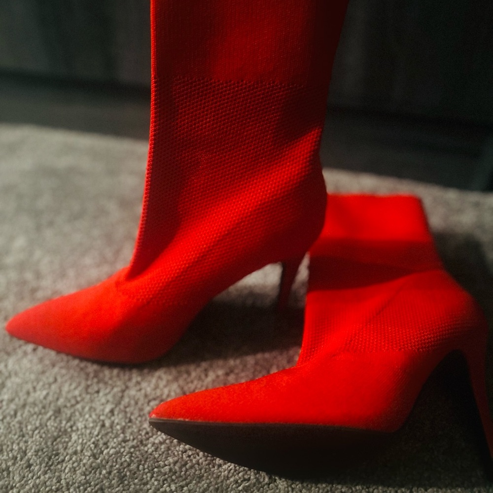 Elegant Red Women's Heeled Boots